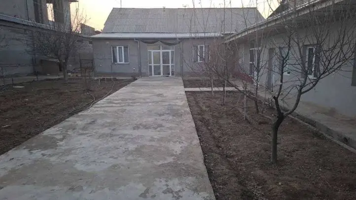 1 qavatli uy − 214.5 m², 6 sot. 