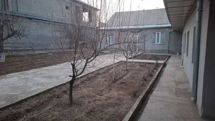 1 qavatli uy − 214.5 m², 6 sot. 