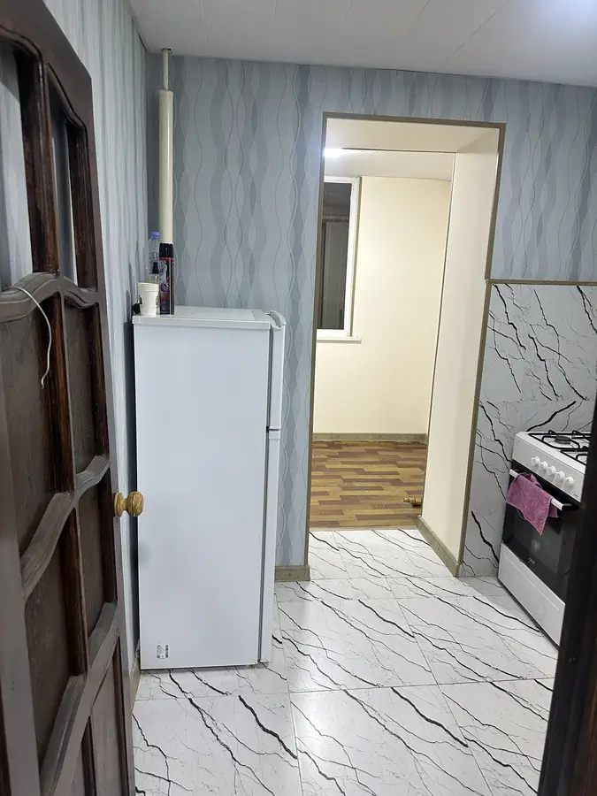 1 xonali kvartira sotiladi − 42 m²