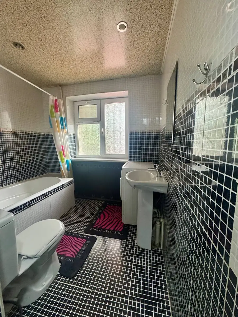 Сдается 2-комнатная квартира − 35 м²