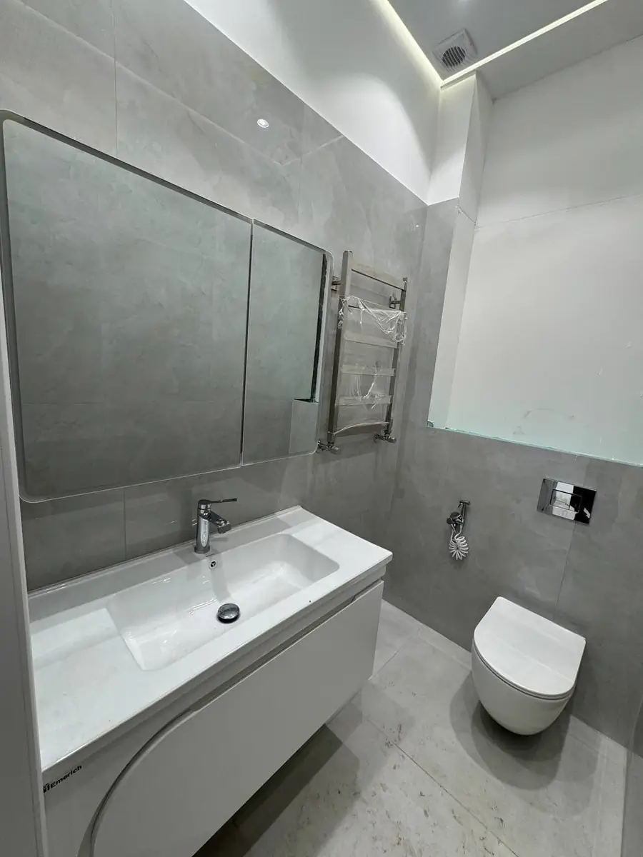 3 xonali kvartira sotiladi − 75 m²