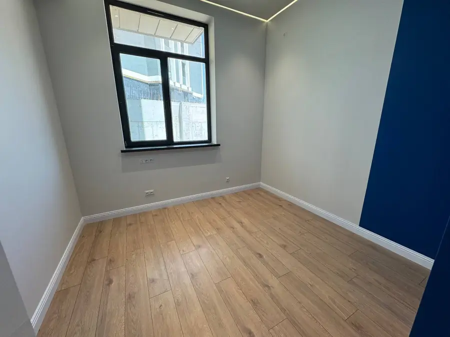 3 xonali kvartira sotiladi − 75 m²