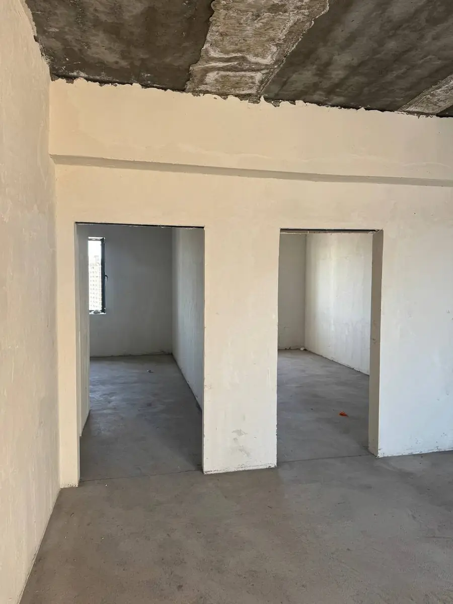 Более 5 xonali kvartira sotiladi − 170 m²