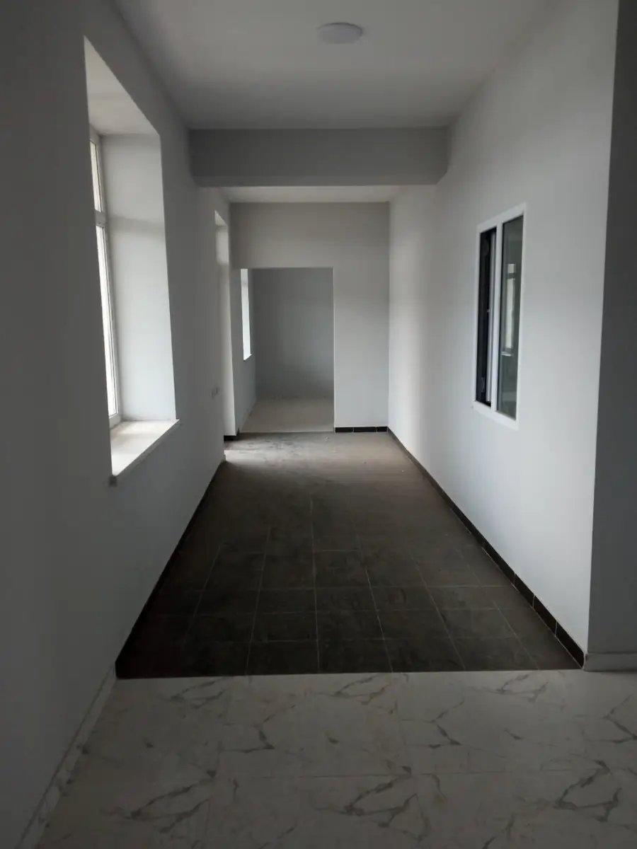2 qavatli uy sotiladi − 550 m²