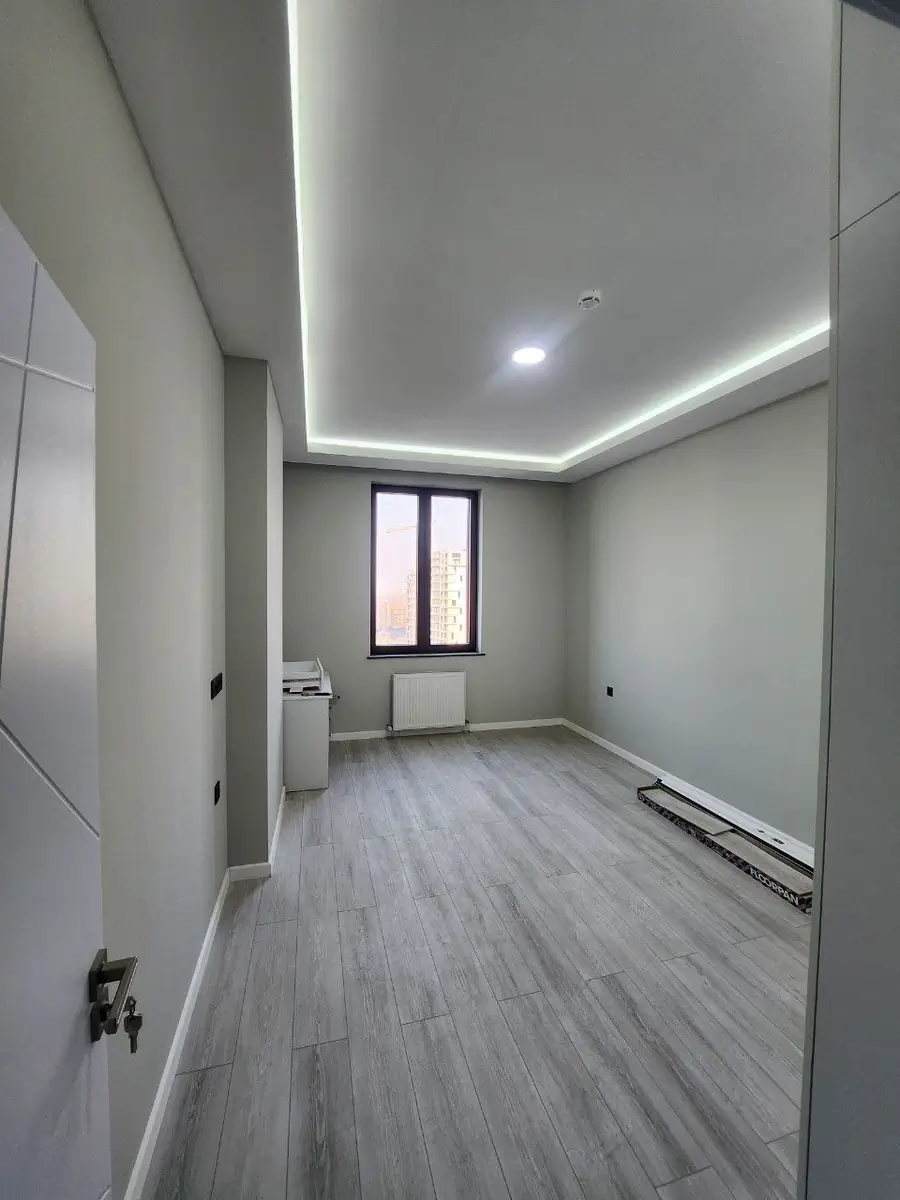 3 xonali kvartira sotiladi − 105 m²