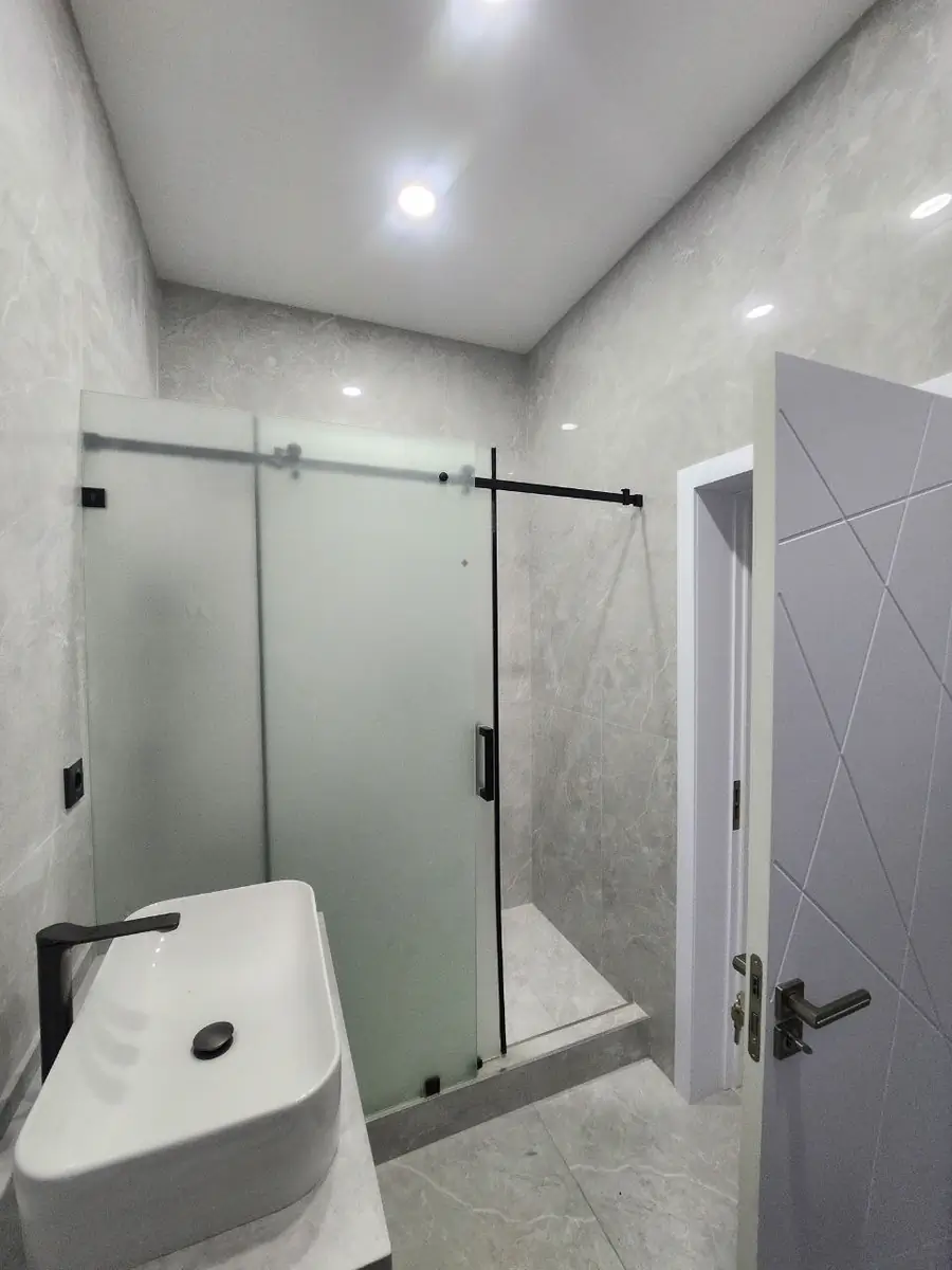 3 xonali kvartira sotiladi − 105 m²