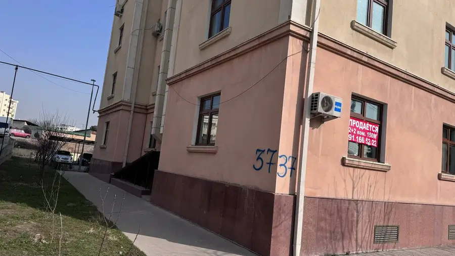 4 xonali kvartira − 150 m², 1/5 qavat