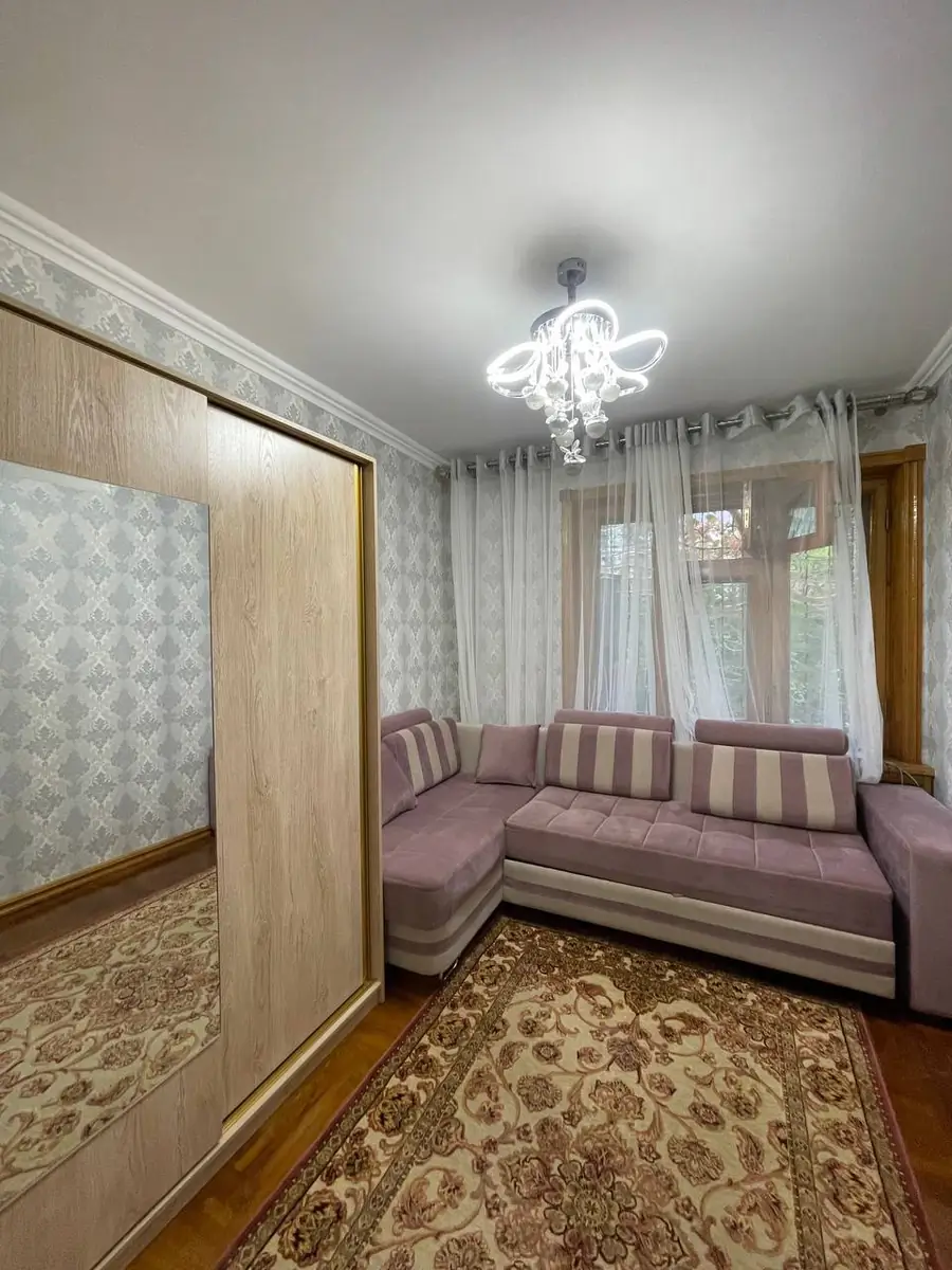 Сдается 3-комнатная квартира − 72 м²