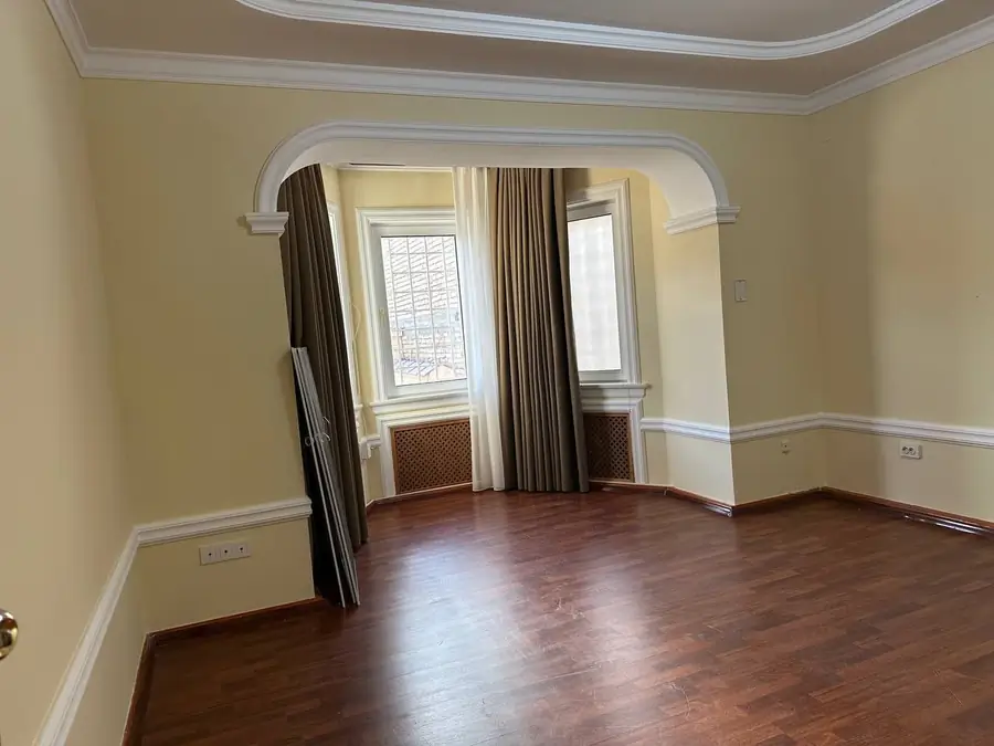 2 qavatli uy sotiladi − 294 m²