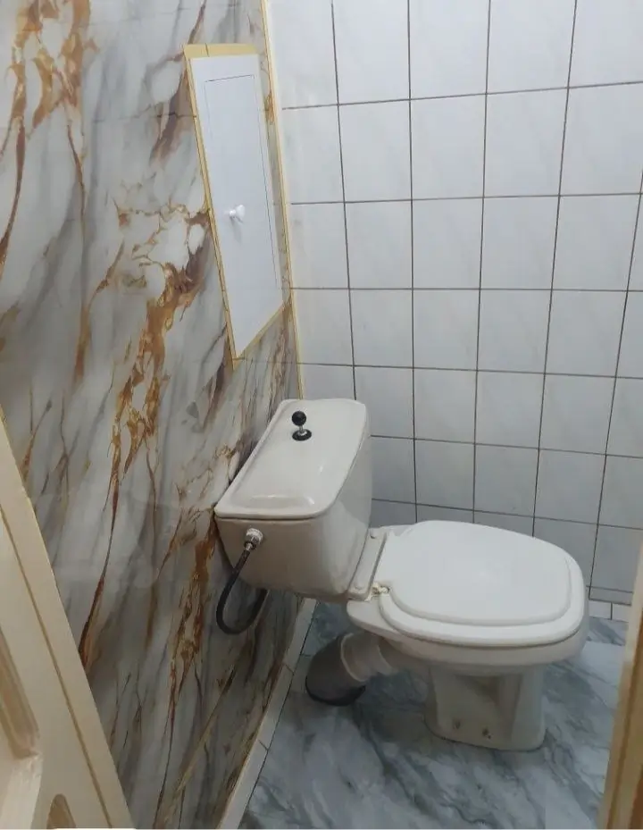 4 xonali kvartira sotiladi − 66 m²