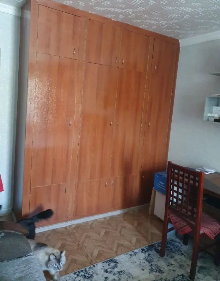 4 xonali kvartira sotiladi − 66 m²