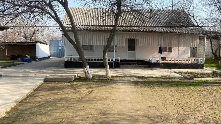 1 qavatli uy − 120 m², 999 sot. 