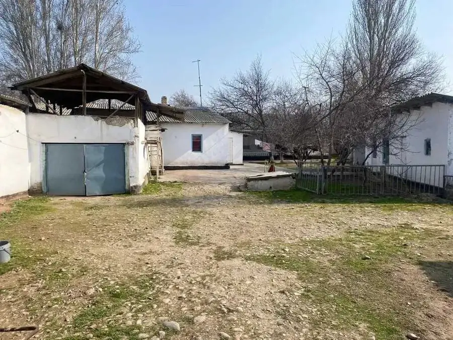 1 qavatli uy − 120 m², 999 sot. 