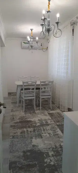 Сдается 2-комнатная квартира − 63 м²