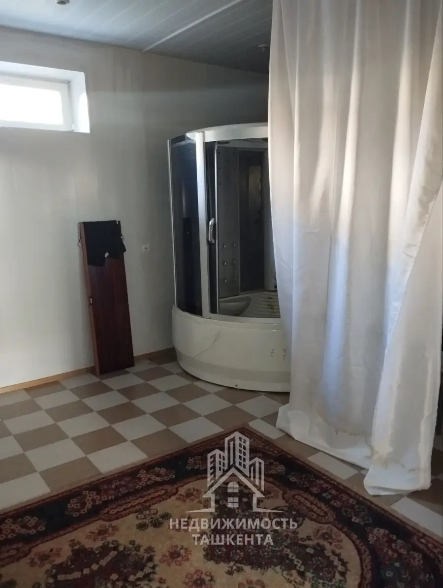 Ijaraga 2 qavatli uy − 600 m²