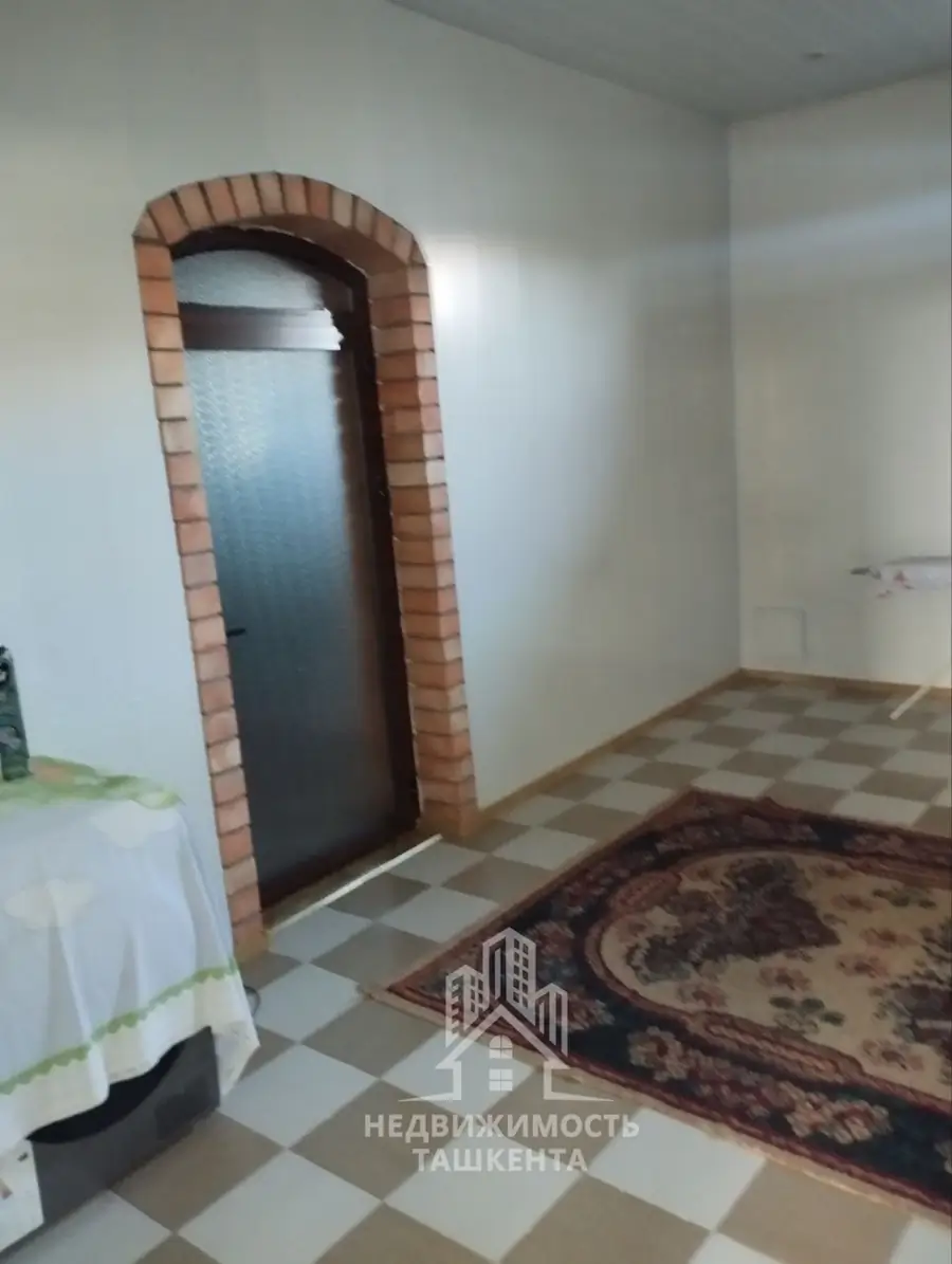 Ijaraga 2 qavatli uy − 600 m²