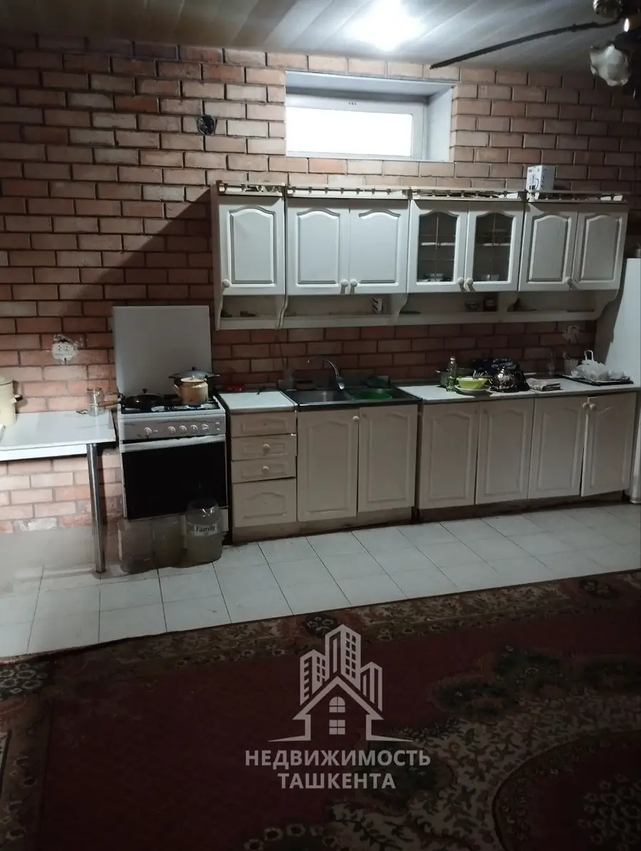 2 qavatli uy − 600 m², 6 sot.