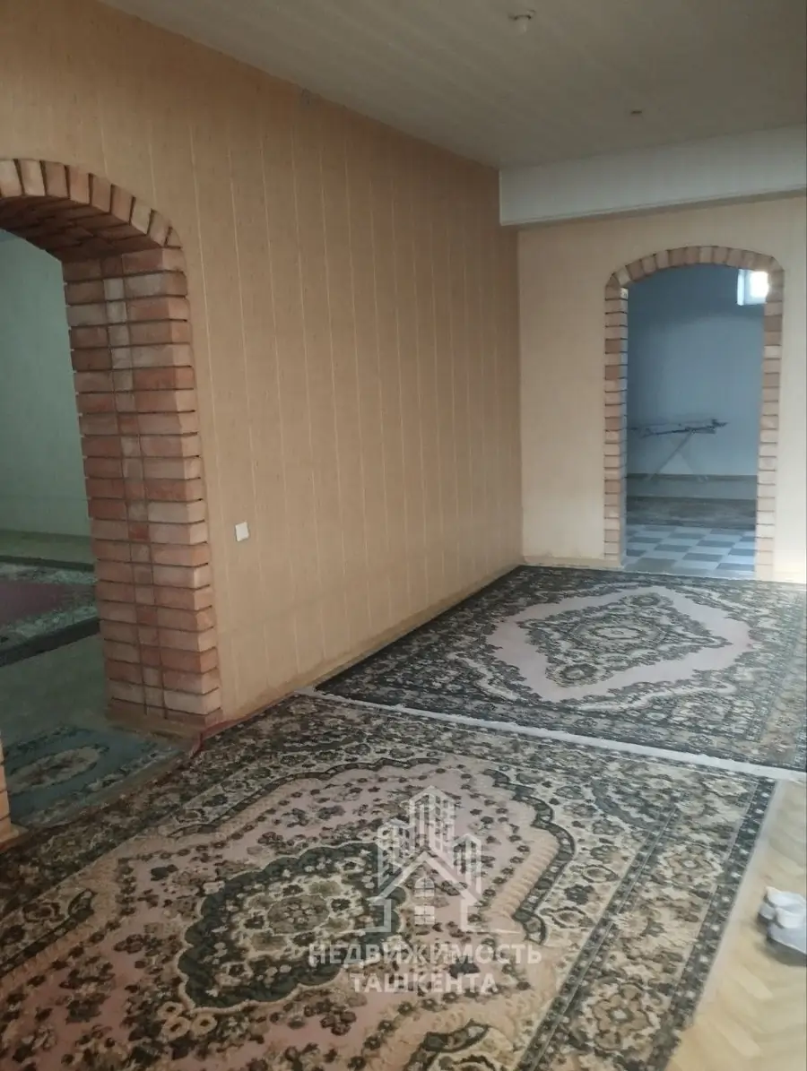 Ijaraga 2 qavatli uy − 600 m²