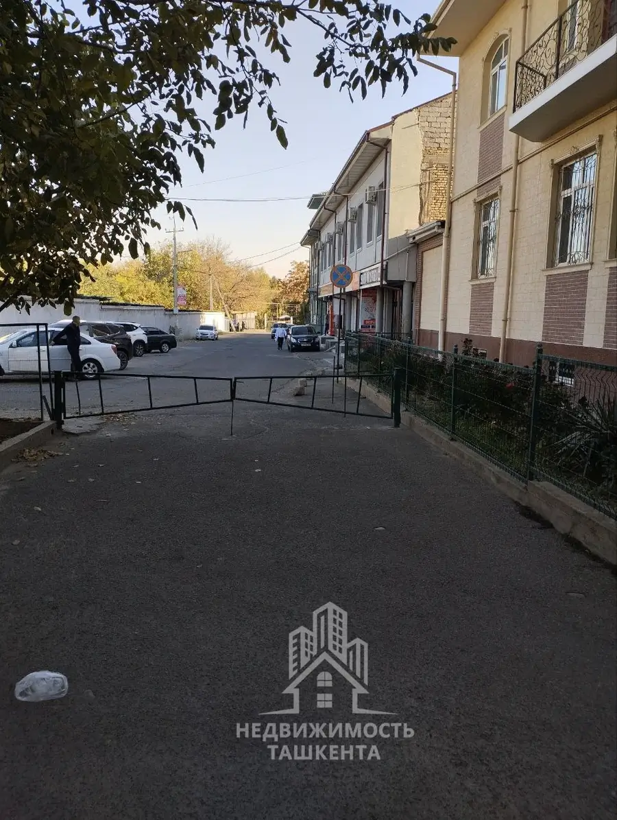 Ijaraga 2 qavatli uy − 600 m²