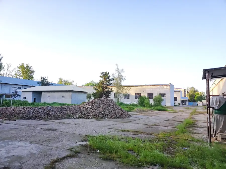 Ishlab chiqarish sotiladi − 8437 m² 