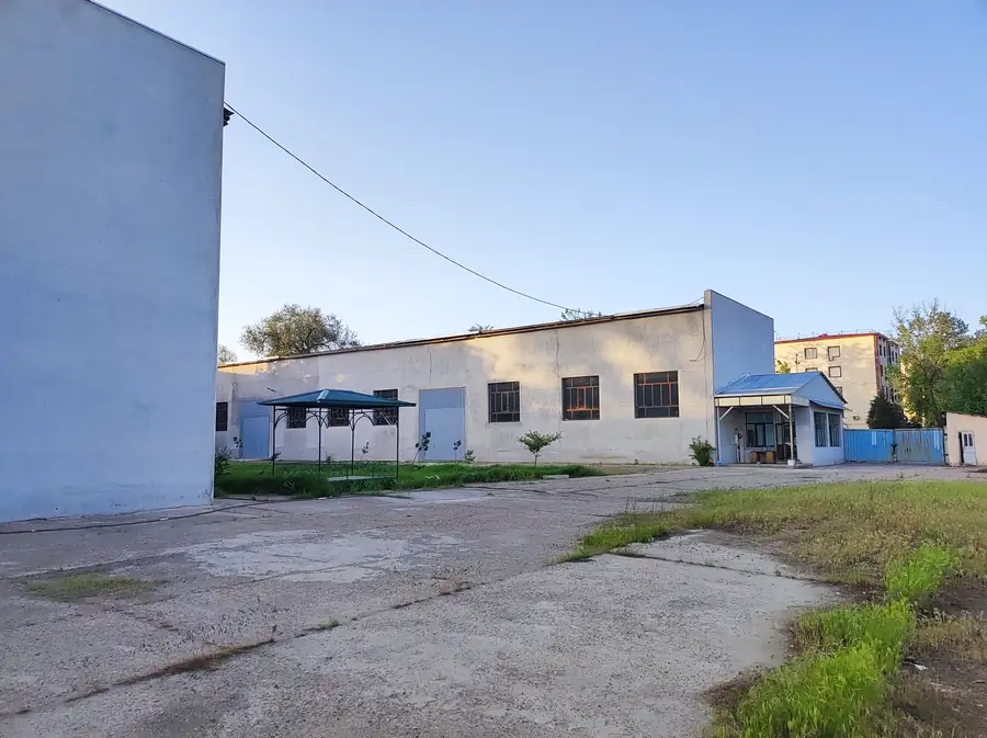 Ishlab chiqarish sotiladi − 8437 m² 