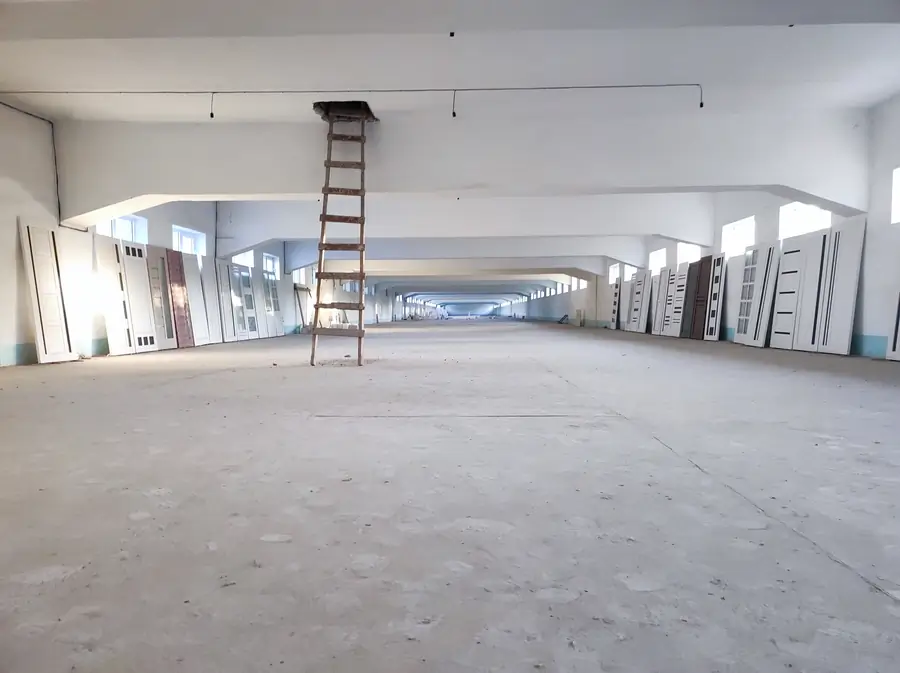 Ishlab chiqarish sotiladi − 8437 m² 