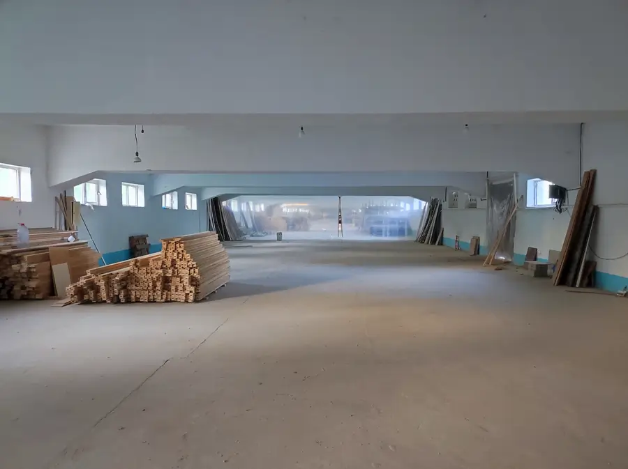 Ishlab chiqarish sotiladi − 8437 m² 