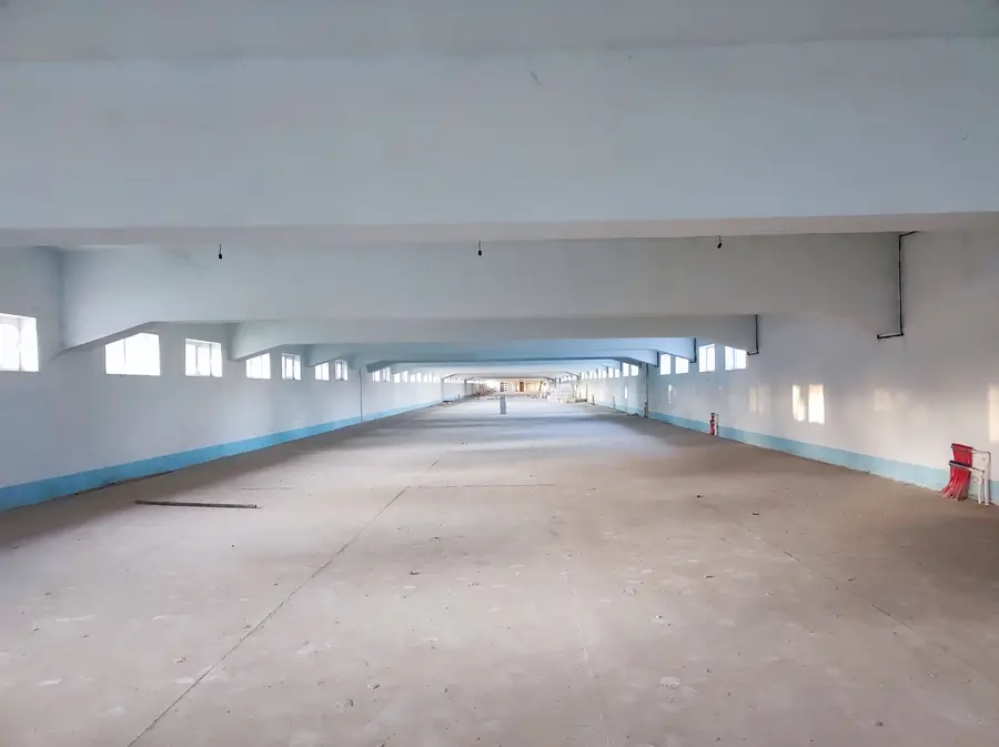 Ishlab chiqarish sotiladi − 8437 m² 