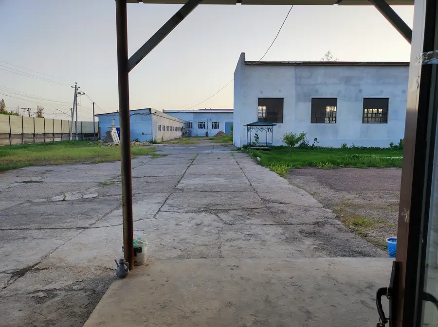 Ishlab chiqarish sotiladi − 8437 m² 