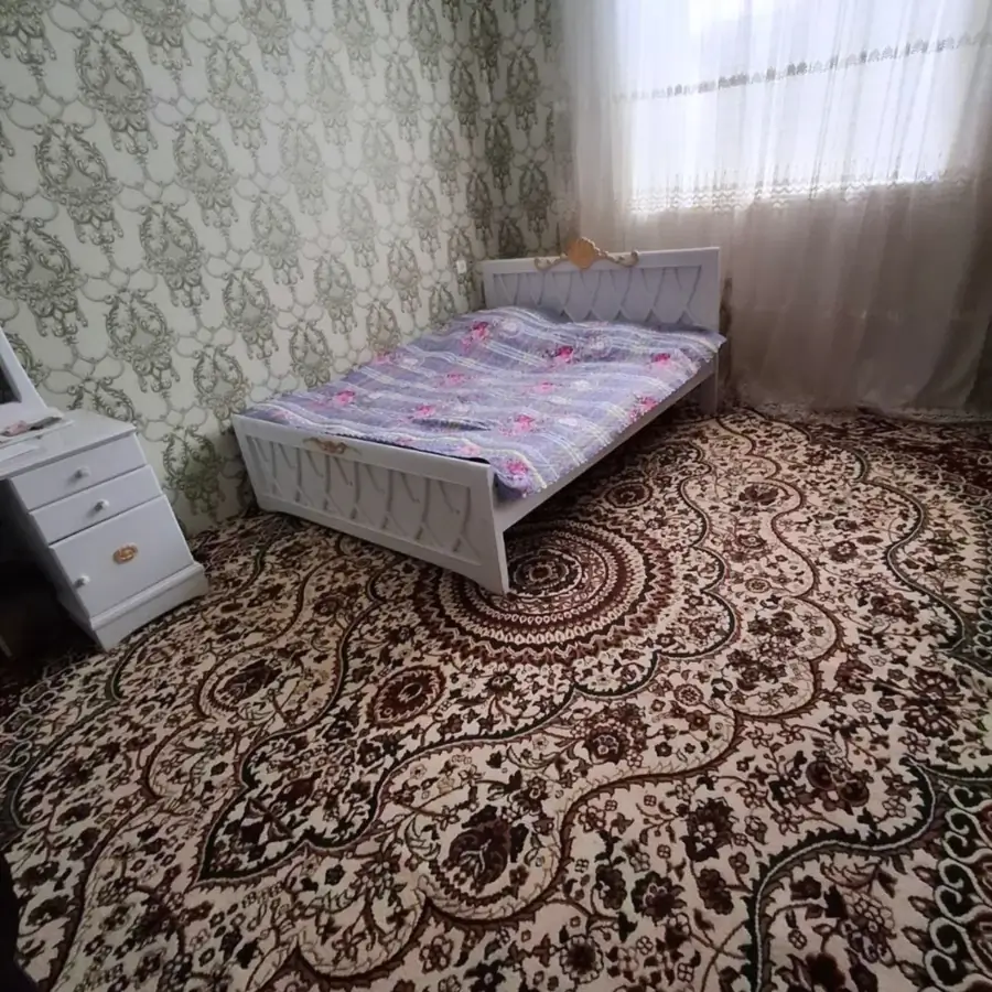 2 qavatli uy − 300 m², 3 sot. 