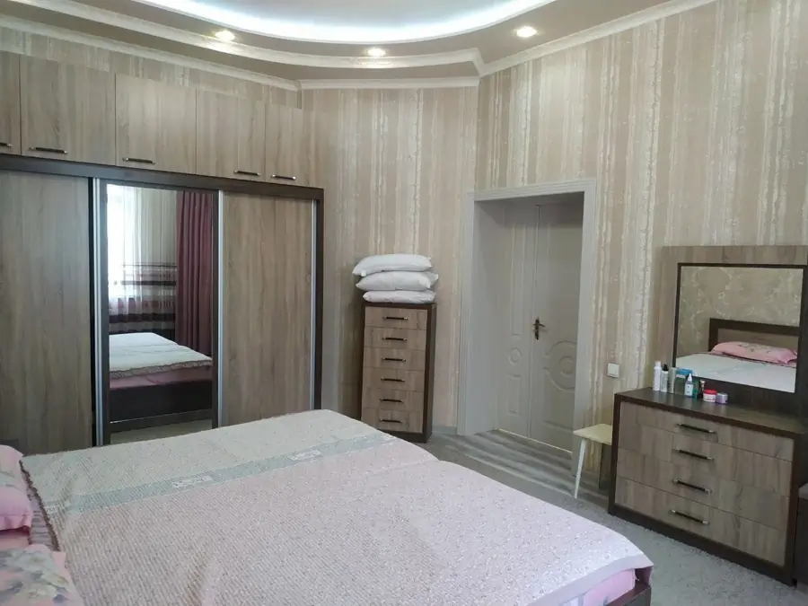 Ijaraga 2 qavatli uy − 250 m²