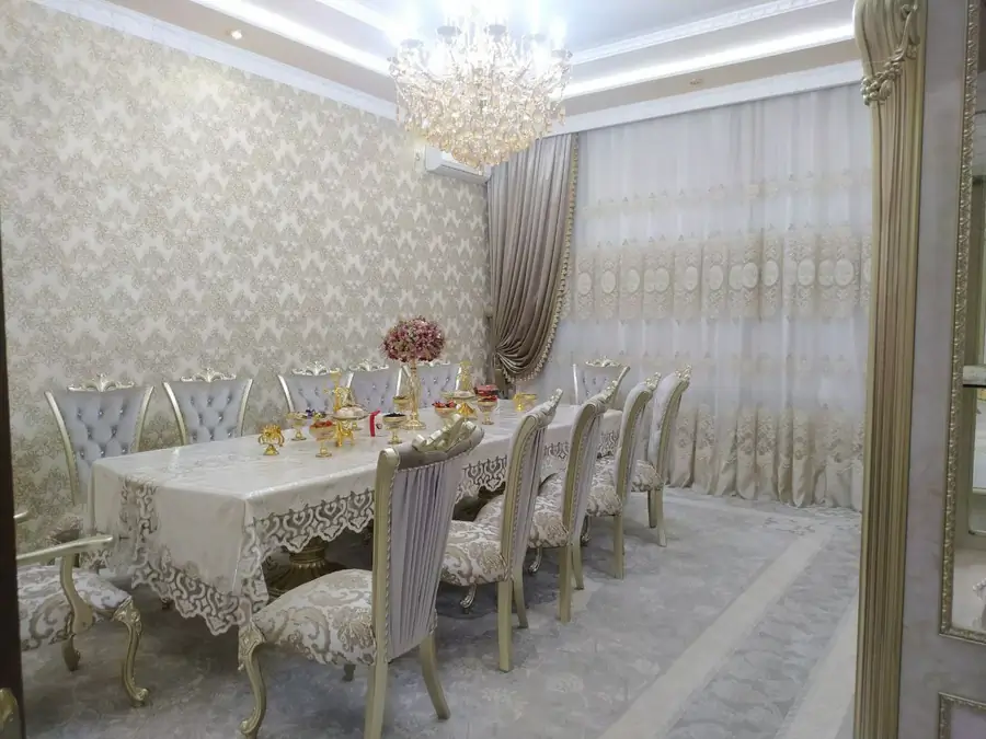 Ijaraga 2 qavatli uy − 250 m²