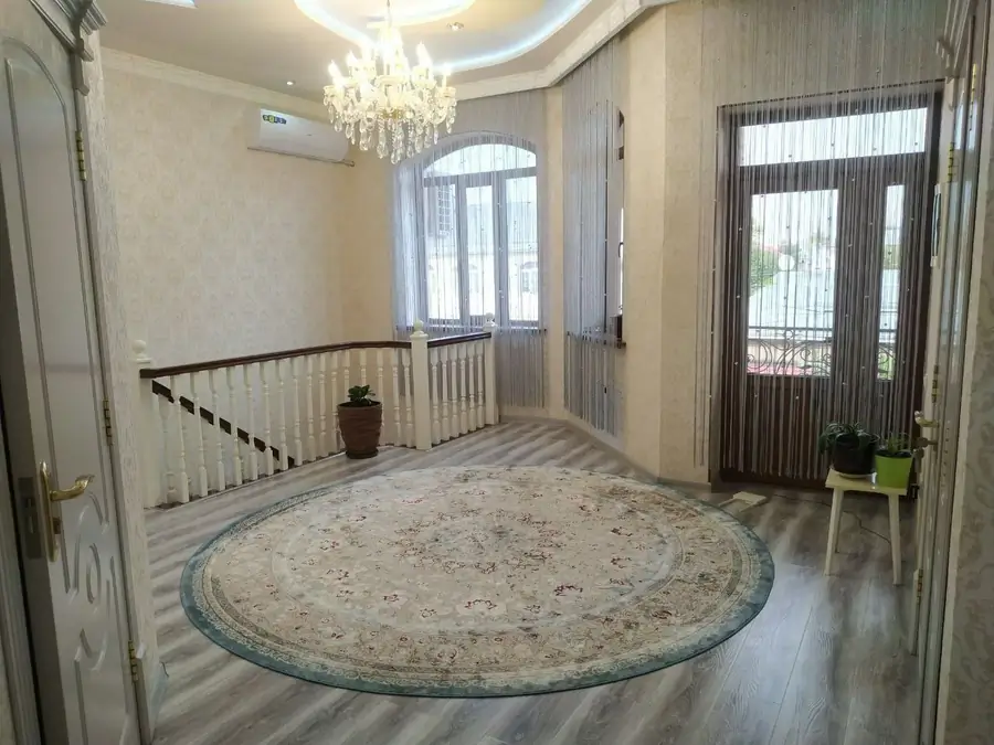 Ijaraga 2 qavatli uy − 250 m²