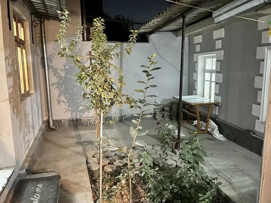 4 xonali kvartira − 130 m², 1/1 qavat