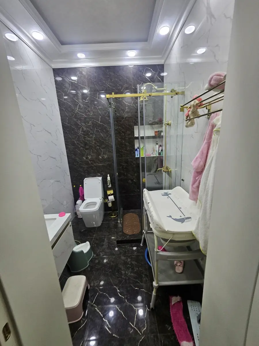 2 qavatli uy sotiladi − 330 m²