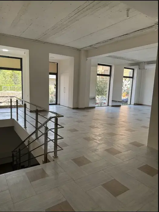 Ofis sotiladi − 207 m²