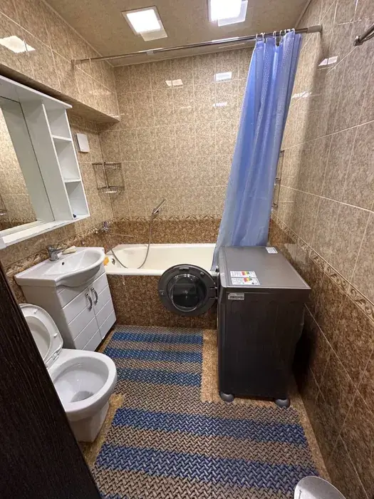 Сдается 2-комнатная квартира − 58 м²