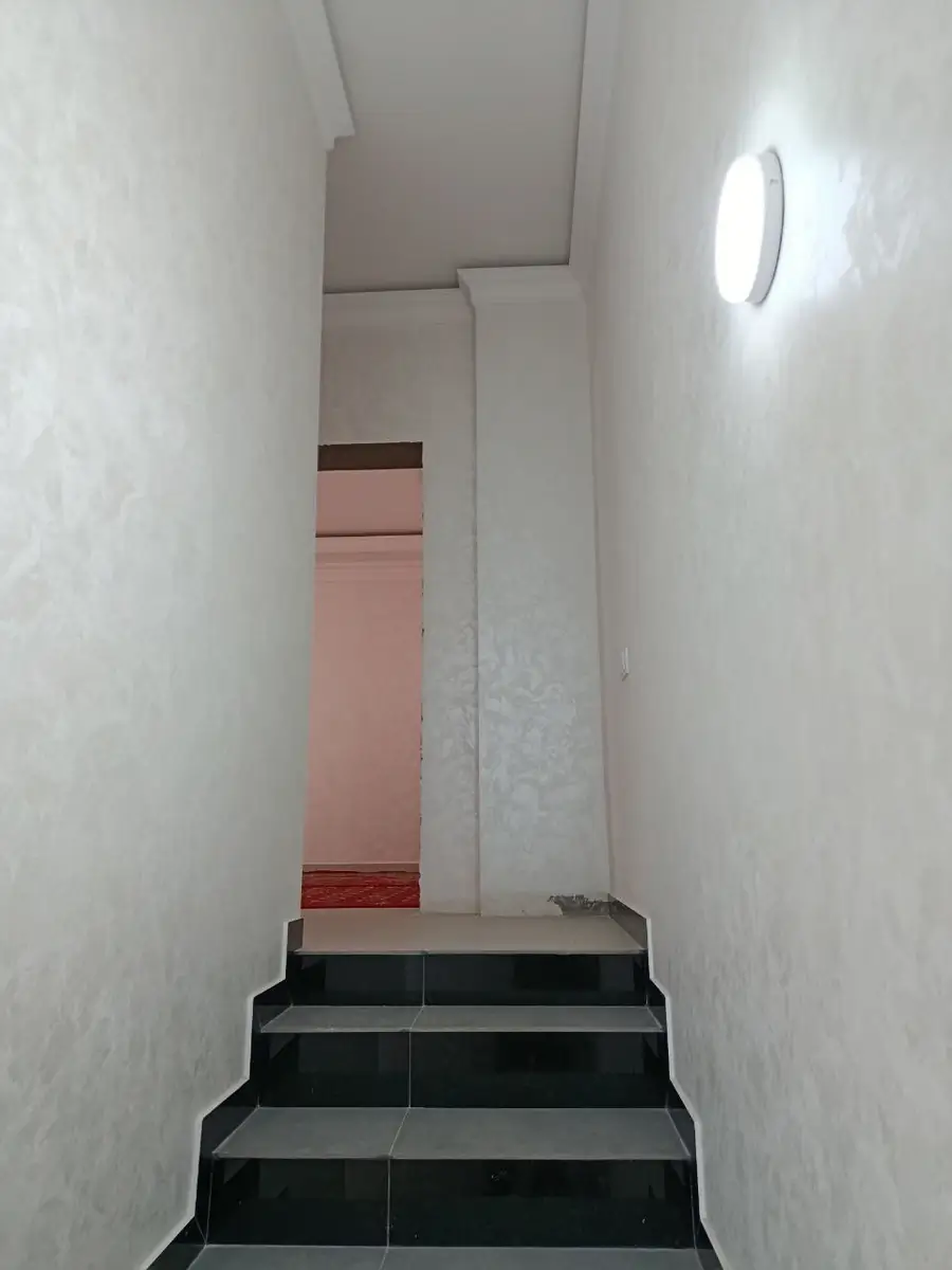 Ijaraga 2 qavatli uy − 60 m²