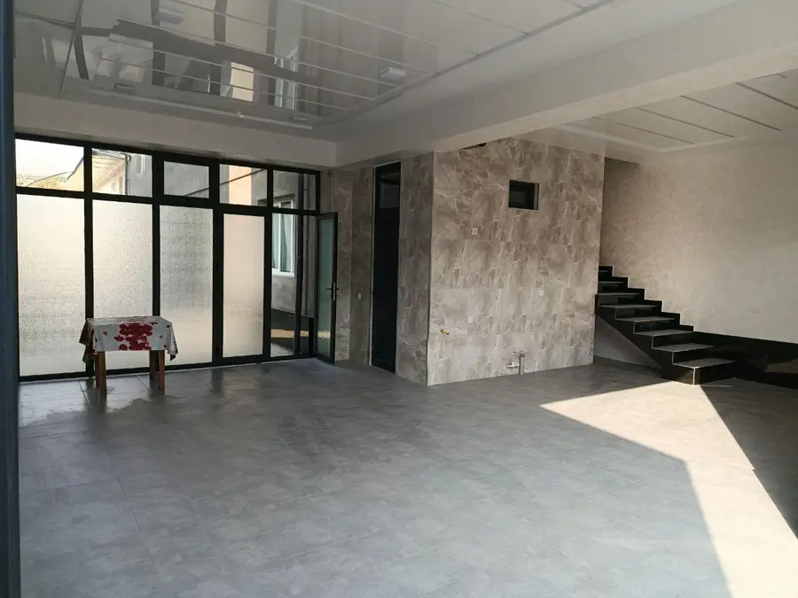 2 qavatli uy − 60 m², 1 sot.