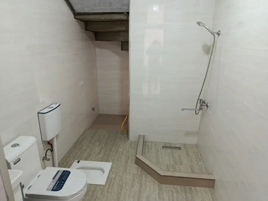 2 qavatli uy − 60 m², 1 sot.