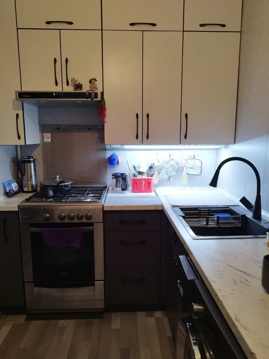 3 xonali kvartira sotiladi − 74.5 m²