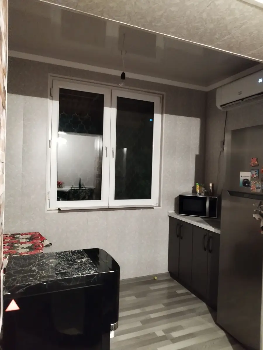 3 xonali kvartira sotiladi − 74.5 m²