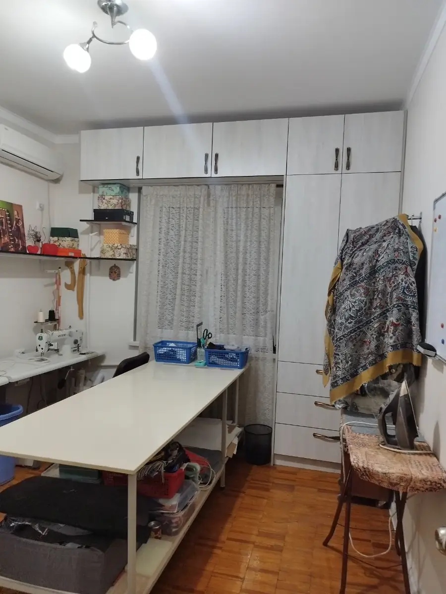 3 xonali kvartira sotiladi − 74.5 m²