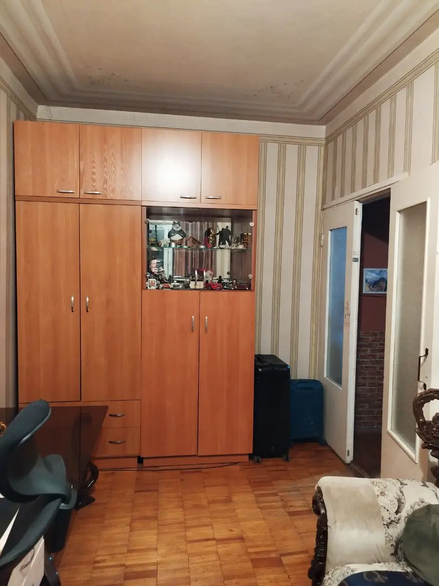 3 xonali kvartira sotiladi − 74.5 m²