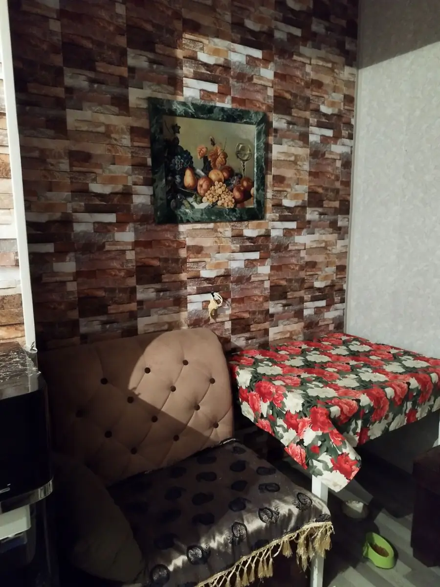 3 xonali kvartira sotiladi − 74.5 m²