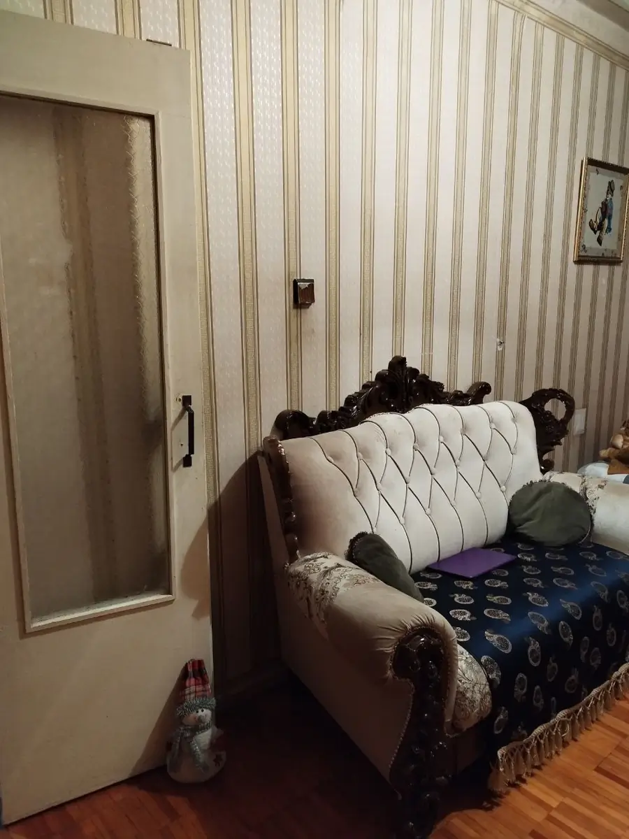 3 xonali kvartira sotiladi − 74.5 m²