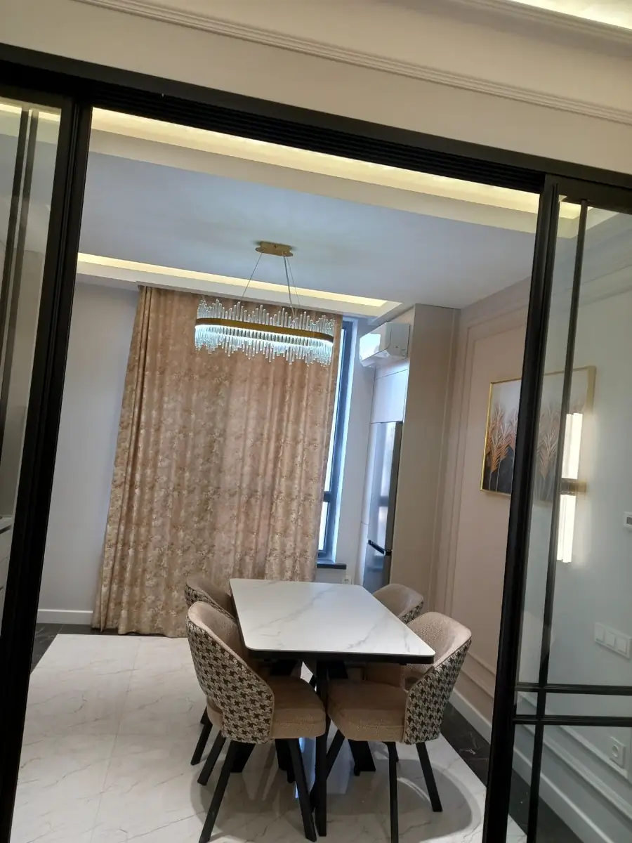 2 xonali kvartira sotiladi − 54 m²