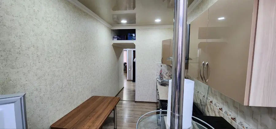 3 xonali kvartira sotiladi − 75 m²