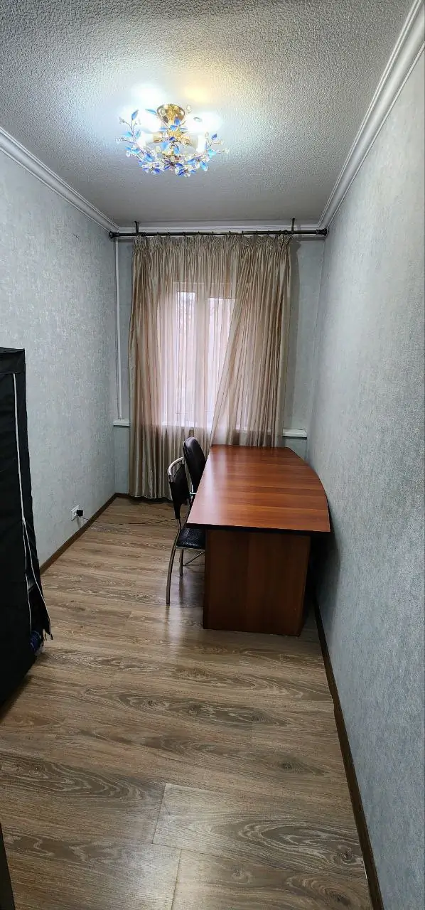 3 xonali kvartira sotiladi − 75 m²