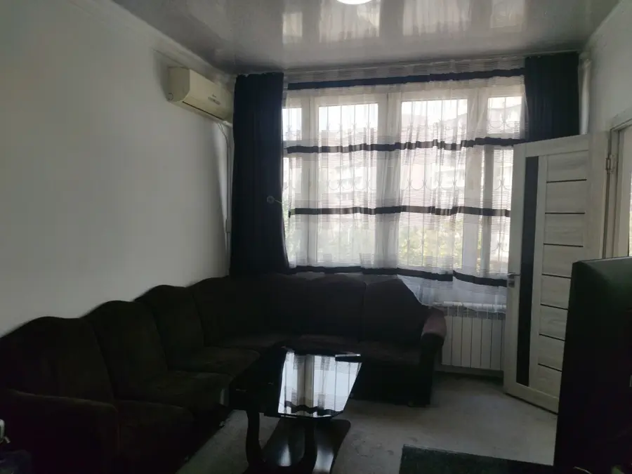 4 xonali kvartira sotiladi − 187 m²